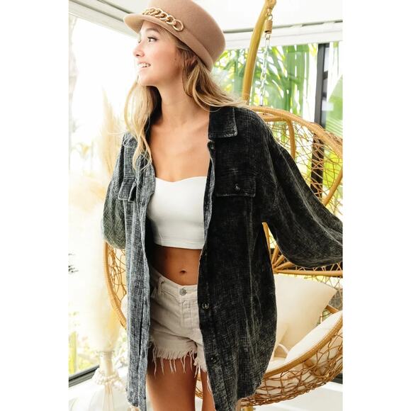 BiBi Vintage Washed Wrinkle Gauze Chest Pockets Relaxed Fit Shacket | Charcoal - Picture 6 of 14